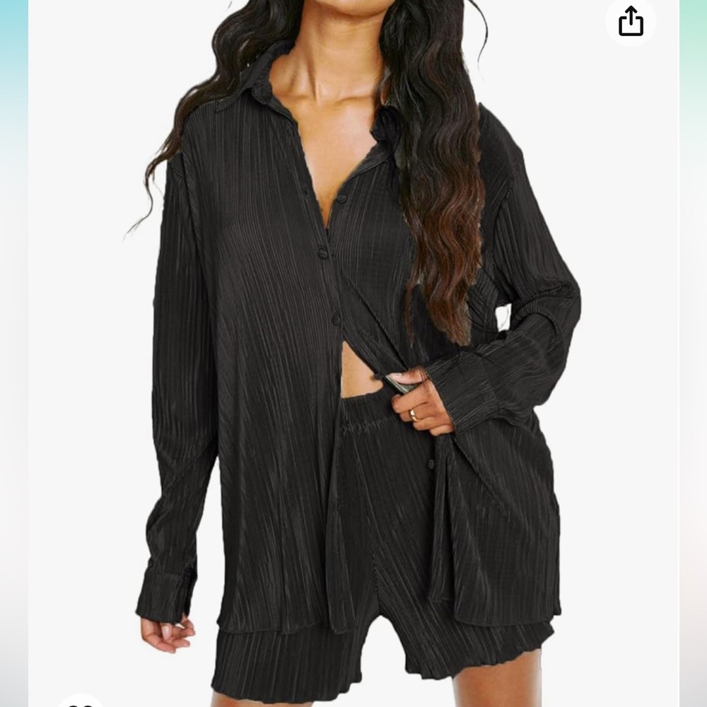 NWOT BLACK TWO PIECE PLEATED SHORT SET OVERSIZED BUTTON DOWN LONG SLEEVE SHIRT